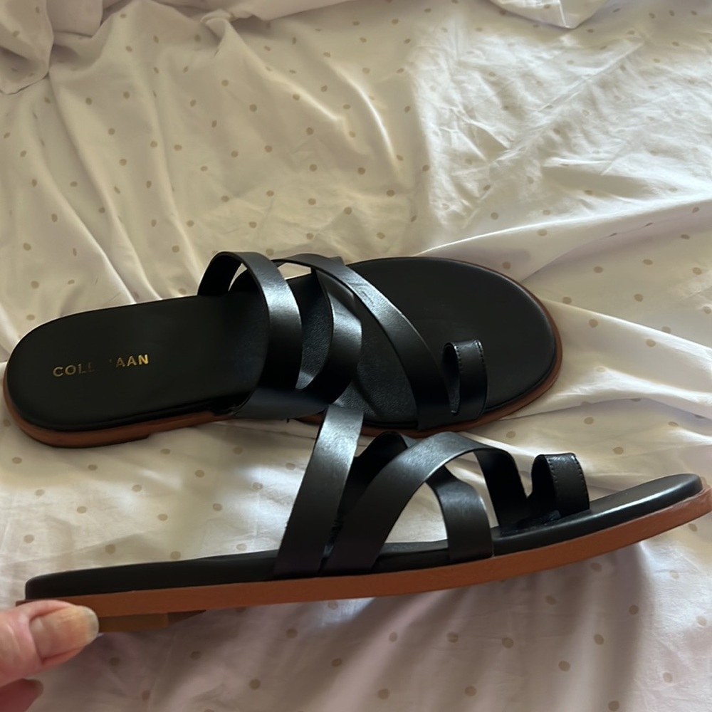 Women’s Cole Haan Flavia Grand black leather sandals. Like New. Size 8 - Picture 3 of 8